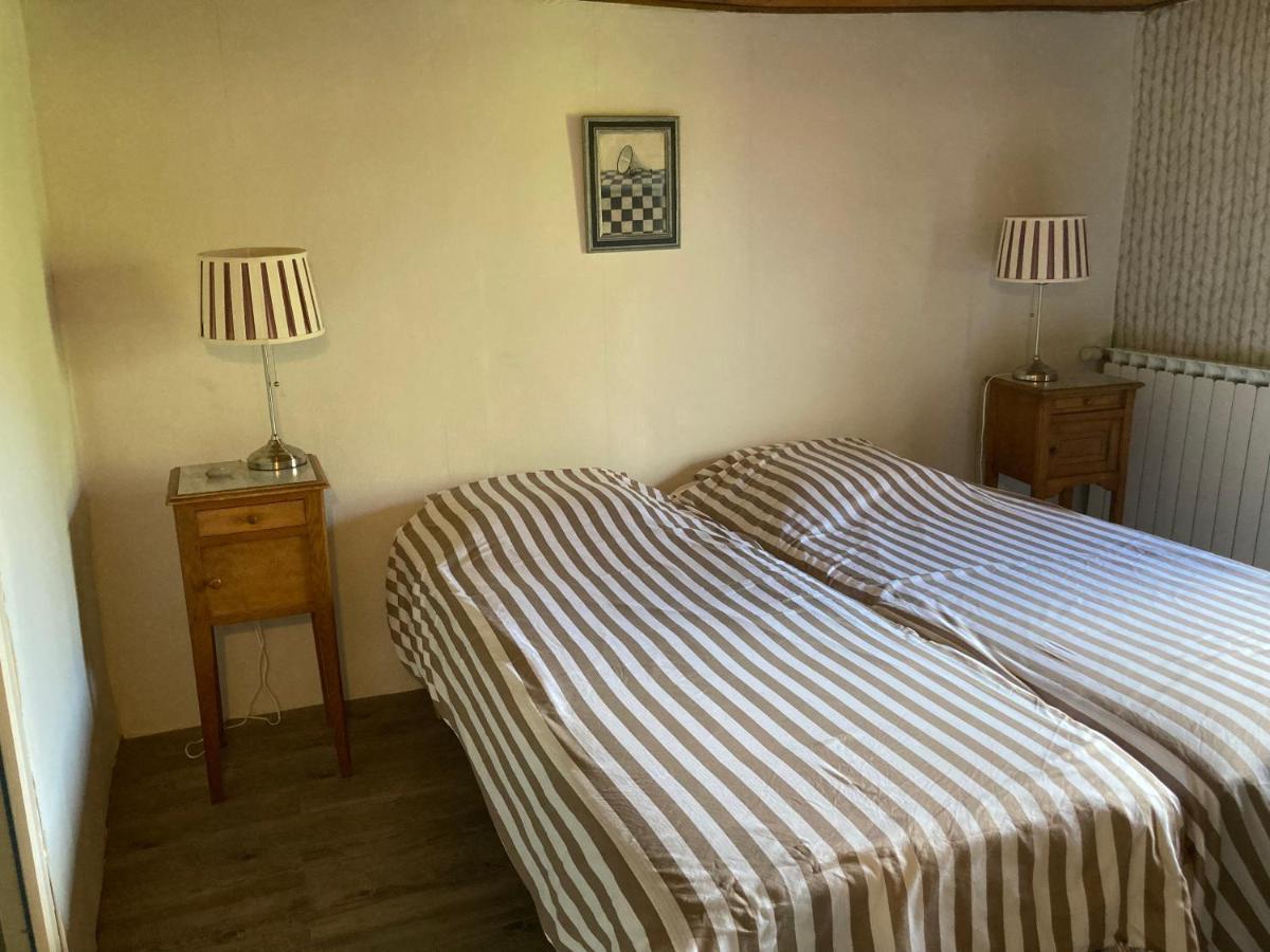 Bed and Breakfast Le Bois Du Four Arfeuilles Экстерьер фото